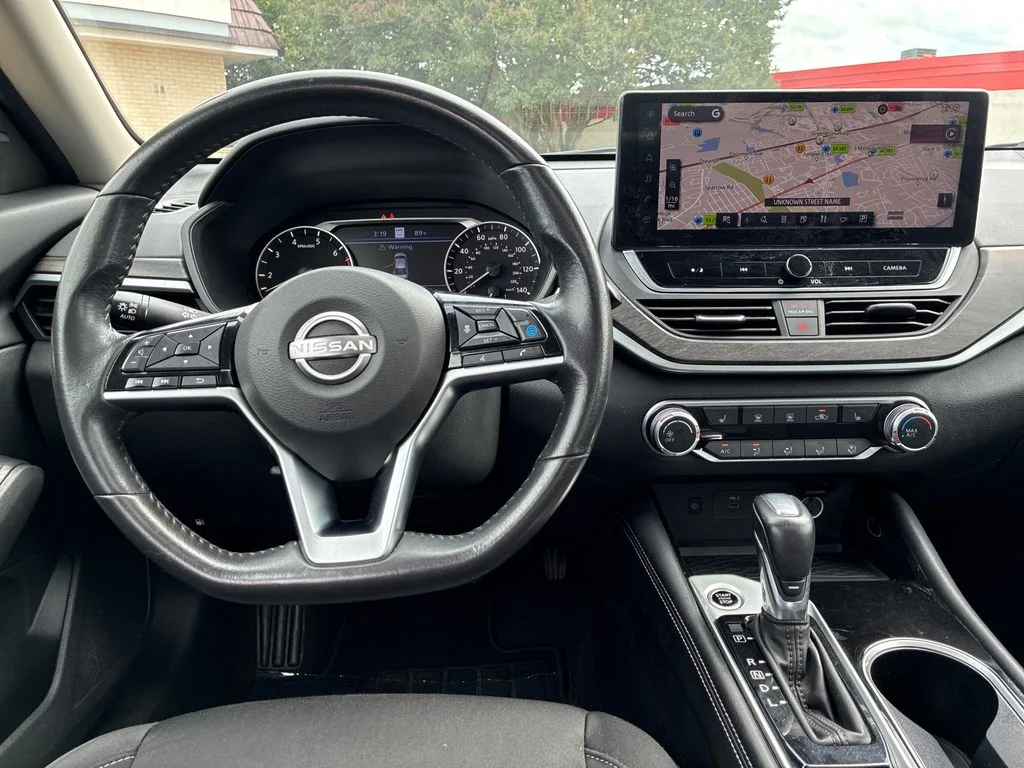 Used 2024 Red Nissan 2.5 SV image 22
