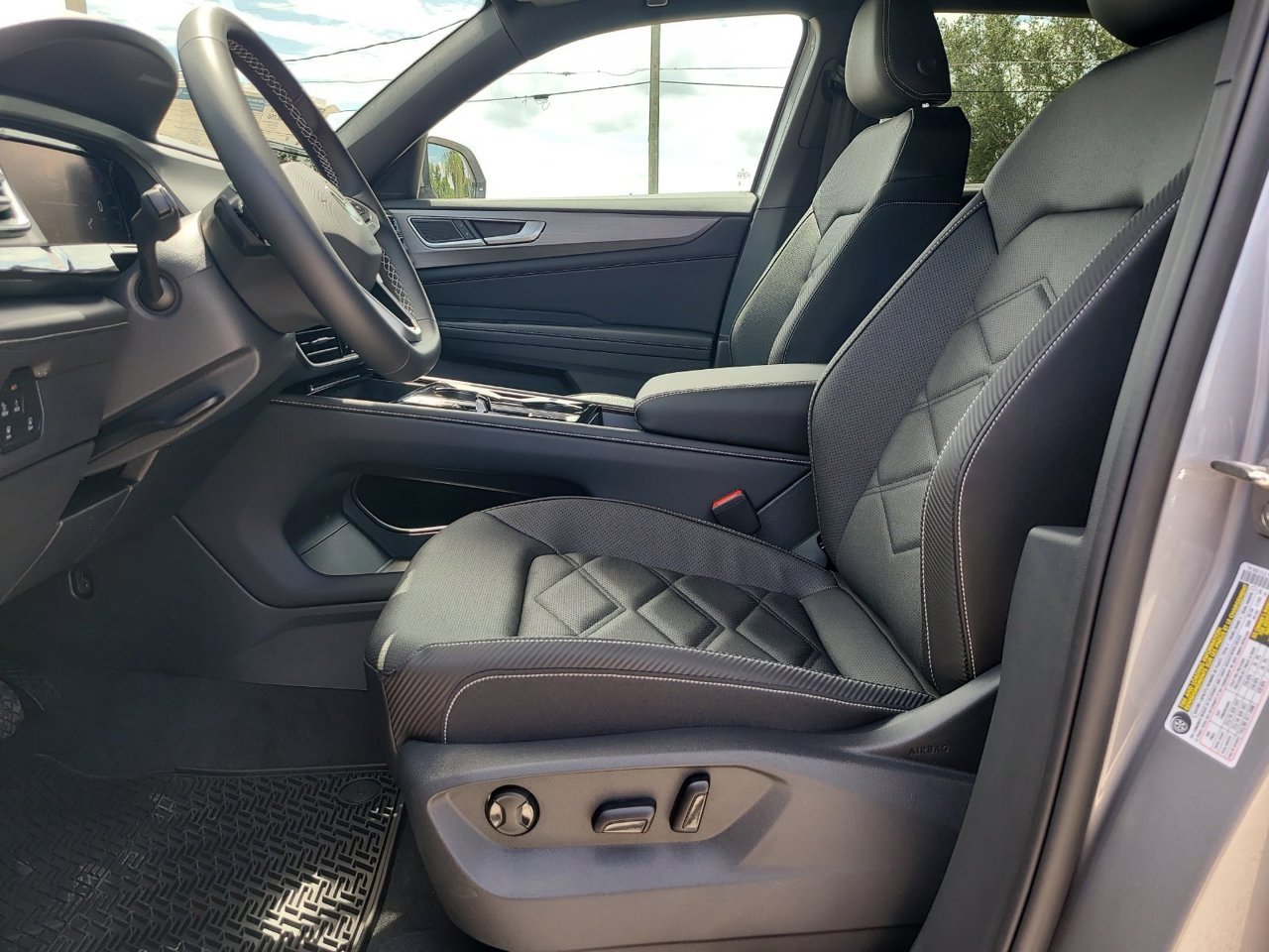 New 2026 Silver Mist Metallic Volkswagen SE w/Technology image 16