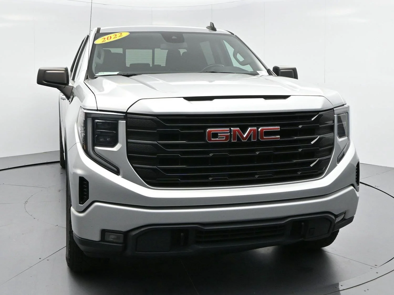 Used 2022 Quicksilver Metallic GMC Elevation image 2