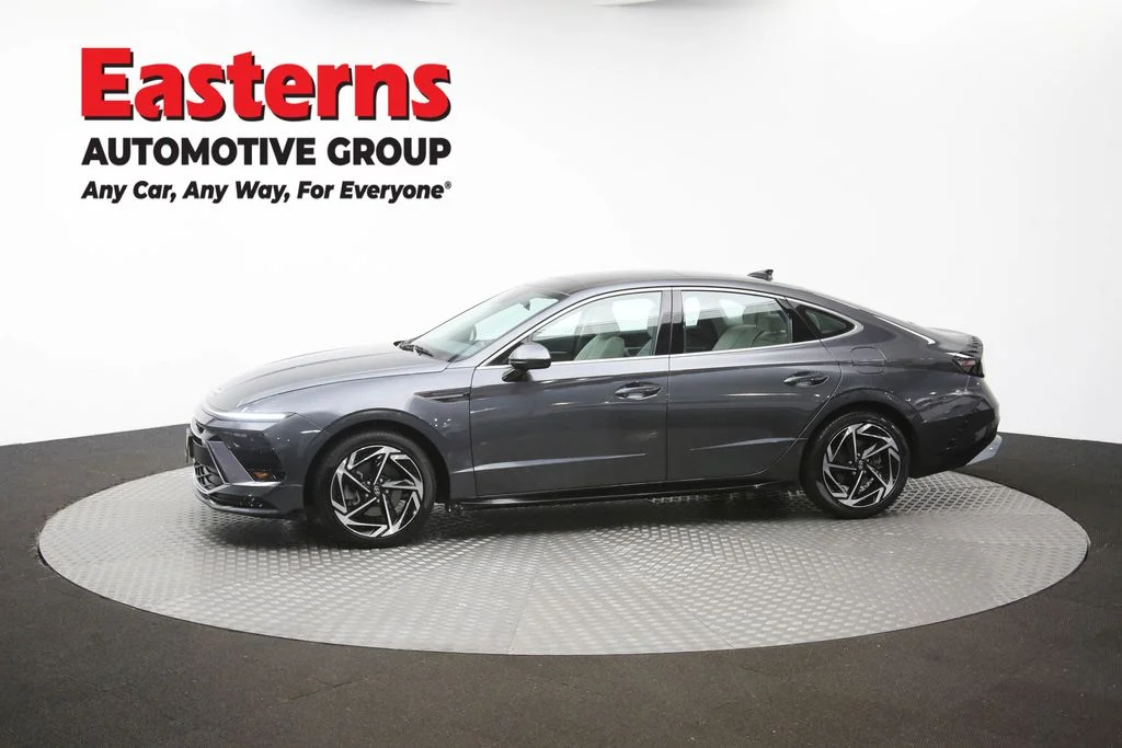 Used 2024 Gray Hyundai SEL image 60