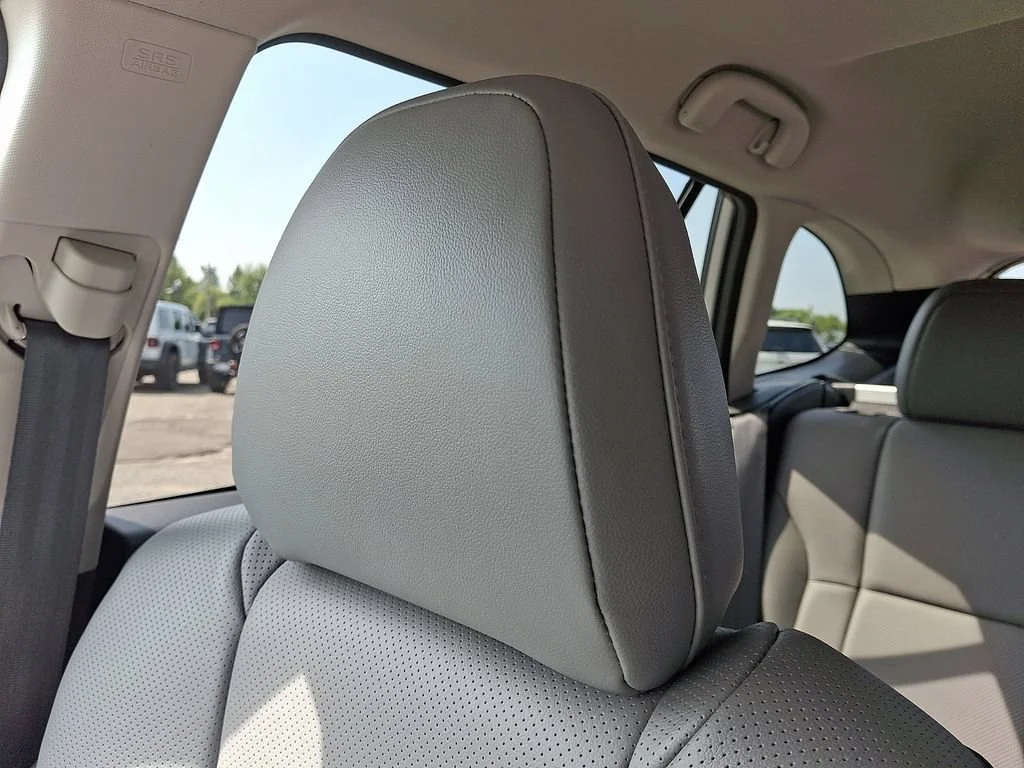 Used 2025 Silver Subaru Limited image 18