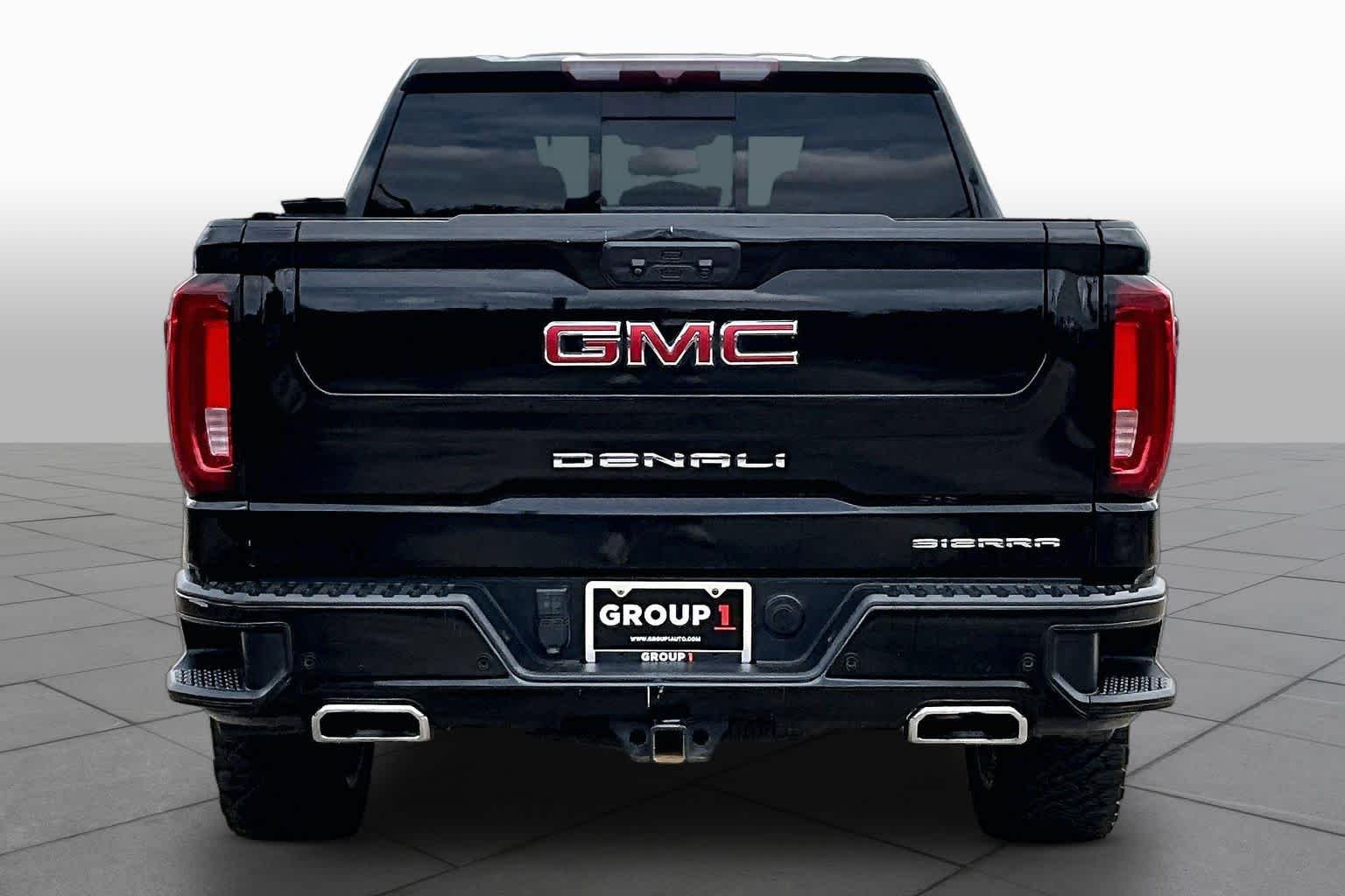 Used 2022 Onyx Black GMC Denali image 5