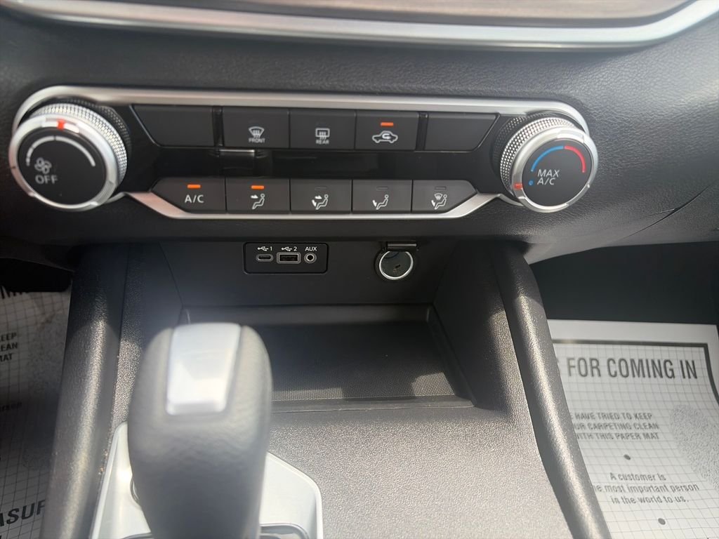 Used 2025 Super Black Nissan 2.5 SV image 18