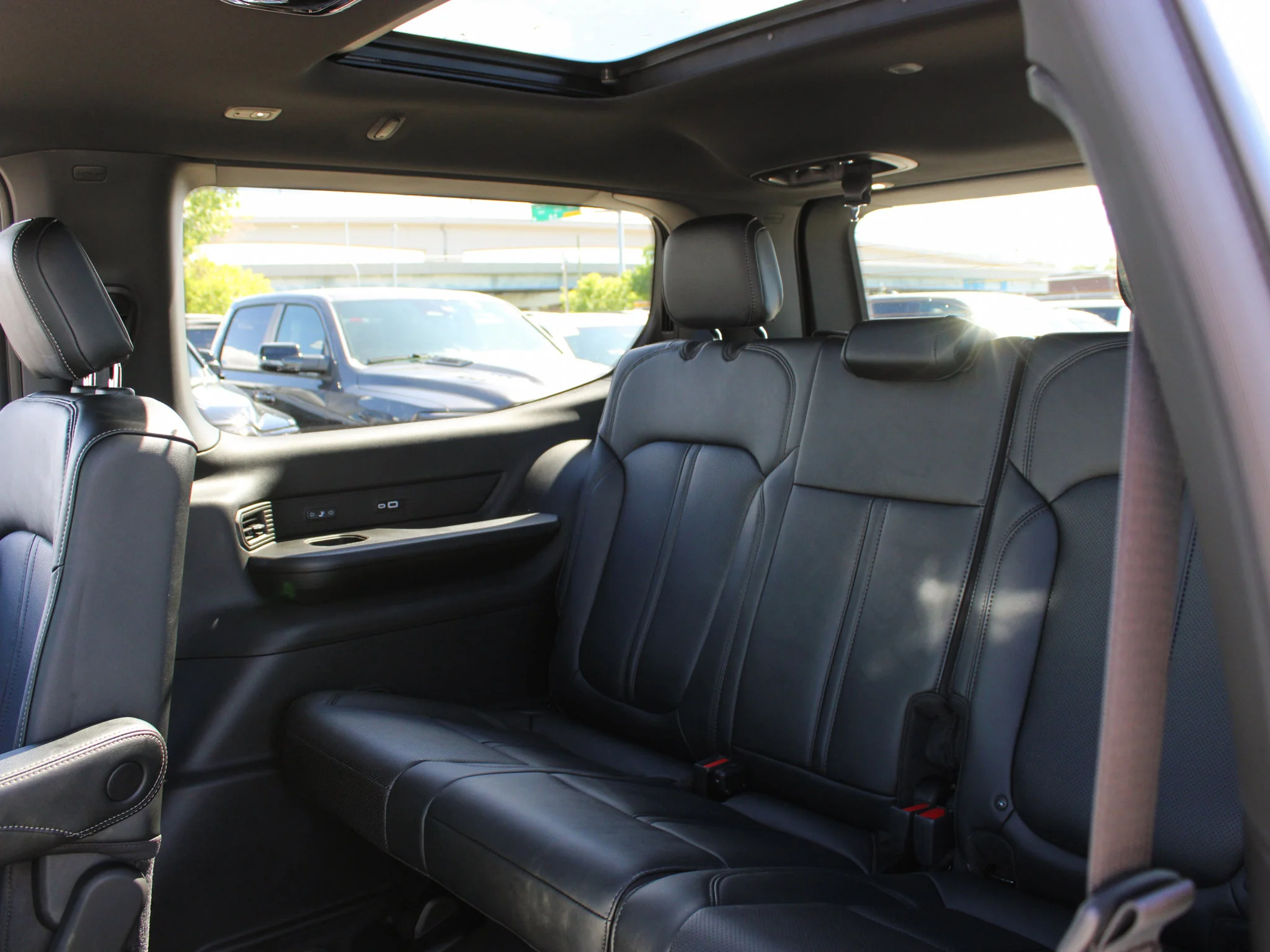 Used 2026 White Jeep Limited Reserve* image 11