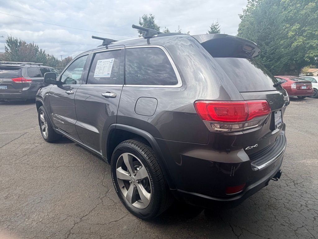 Used 2015 Gray Jeep Limited image 9