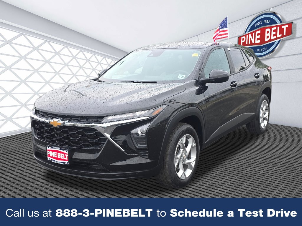 2024 Chevrolet Trax LS's photo