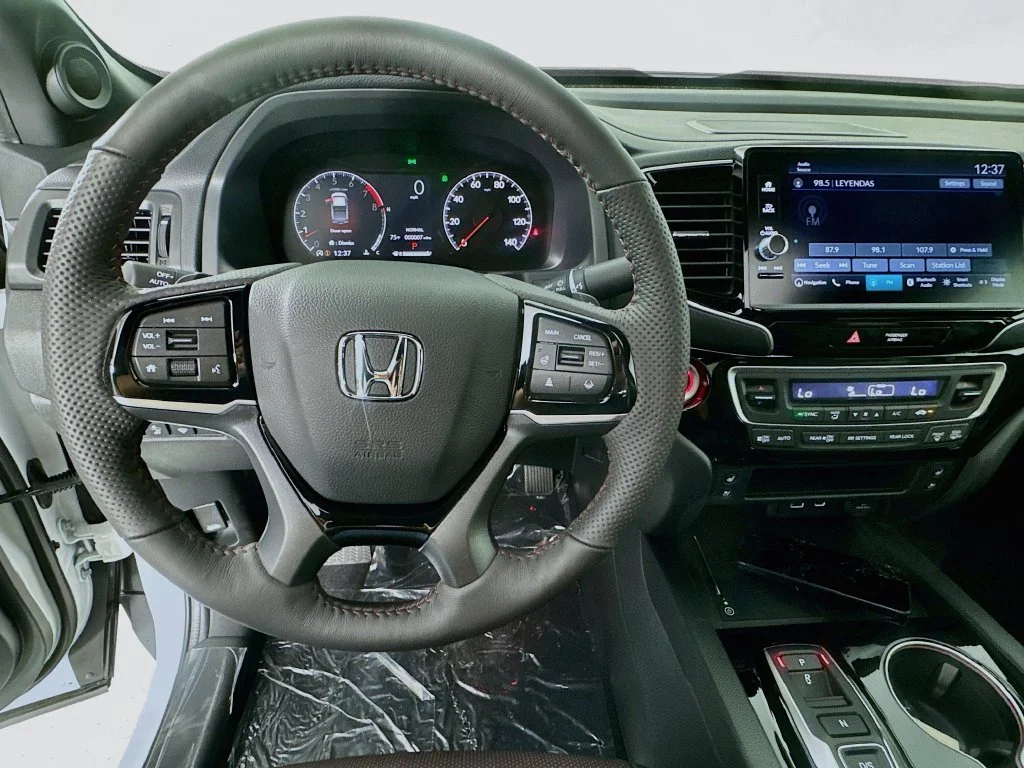 New 2026 Platinum White Pearl Honda Black Edition image 16