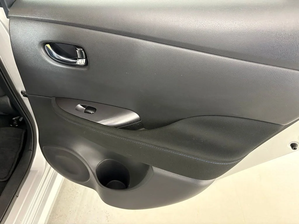 Used 2025 Silver Nissan S image 37
