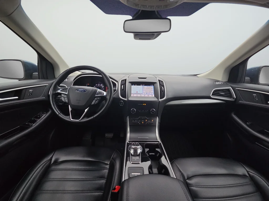 Used 2019 Blue Ford SEL image 9