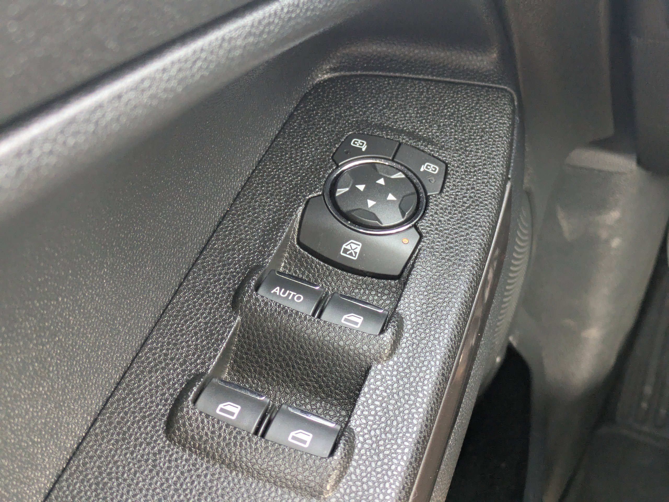 Used 2019 Smoke Metallic Ford SE image 28