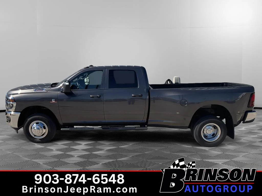 New 2026 Granite Crystal Metallic Clear-Coat Exterior Paint RAM Tradesman image 3