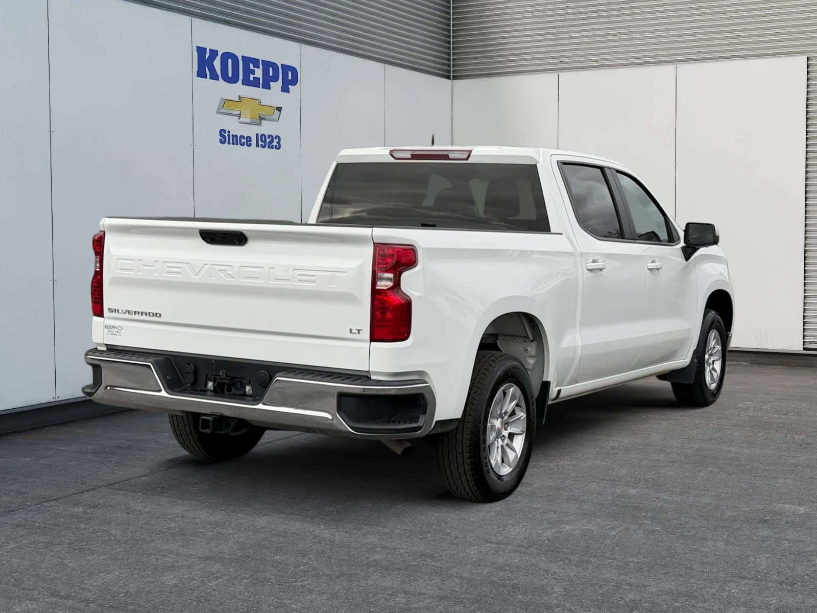 Used 2026 Summit White Chevrolet LT image 5