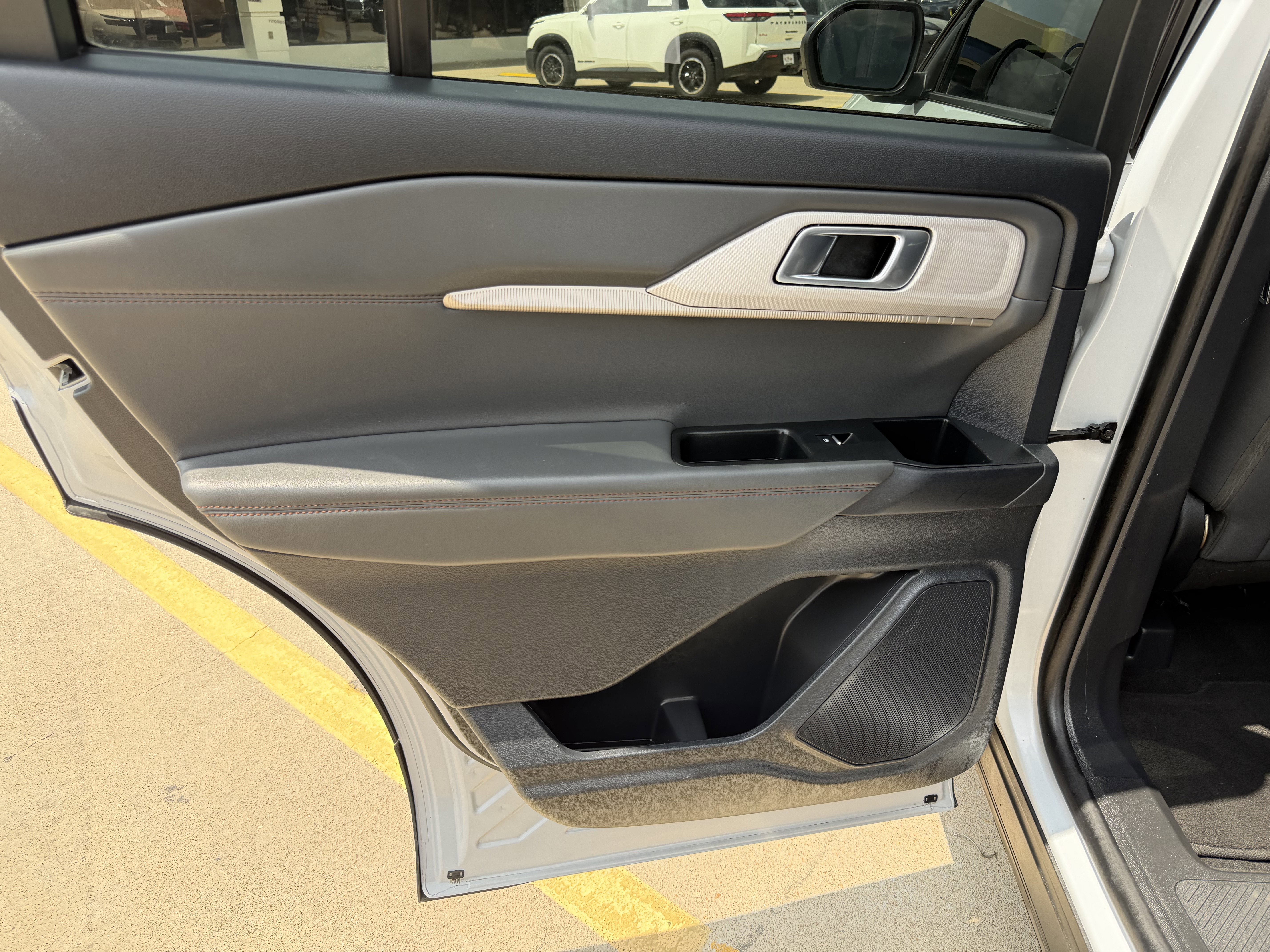 Used 2025 Space White Metallic Ford Active image 15