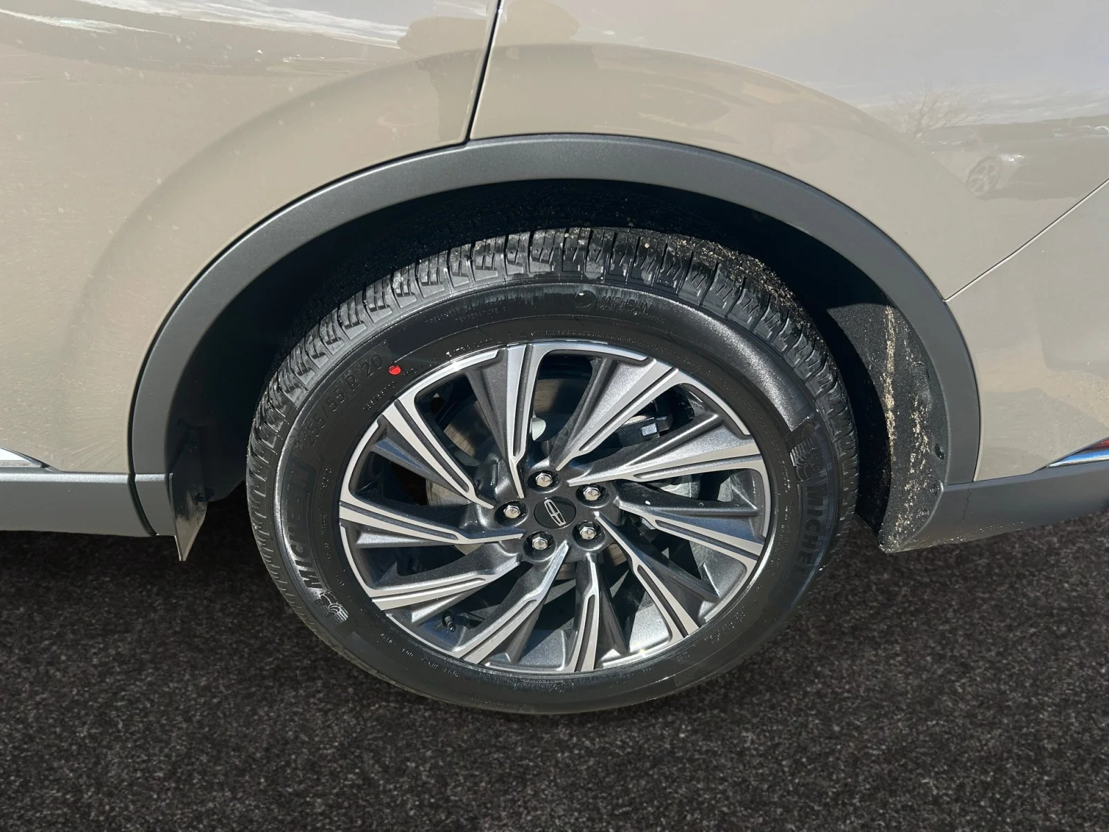 New 2026 Harbour Grey Clearcoat Lincoln Premiere image 9