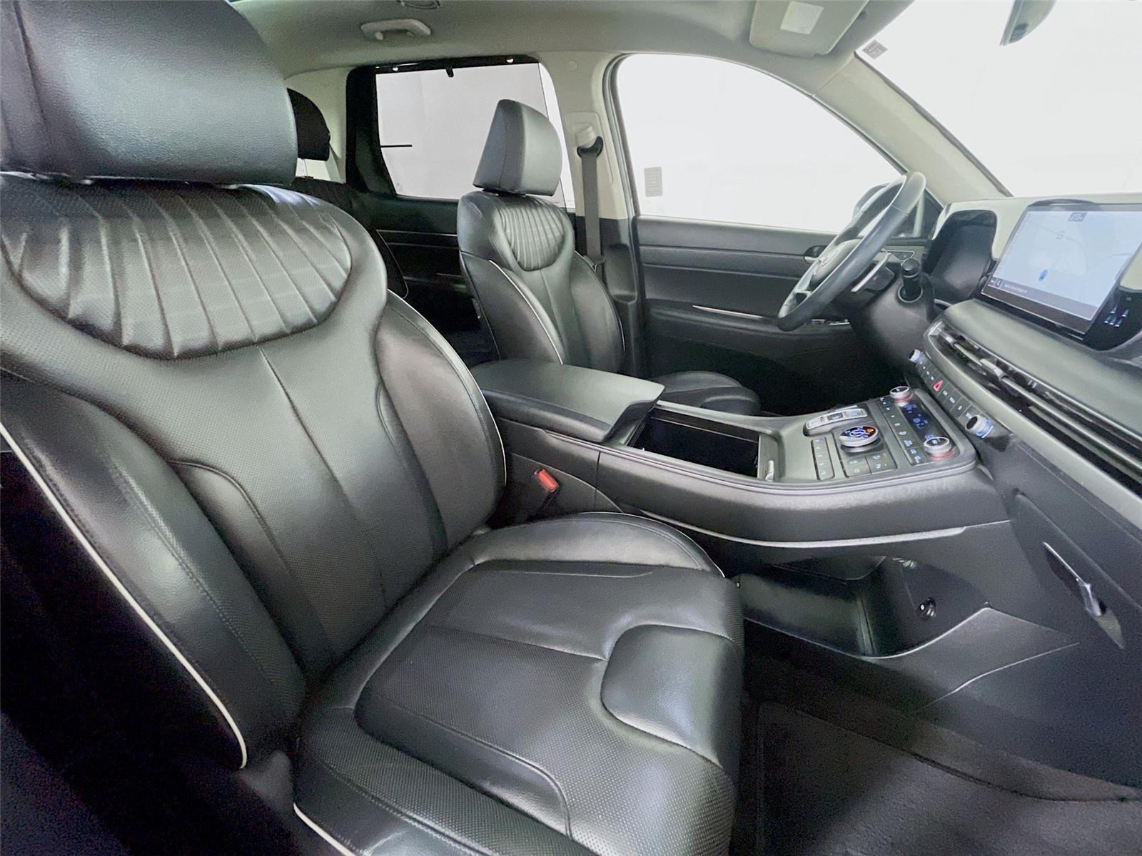Used 2023 Sierra Burgundy Hyundai Limited image 34