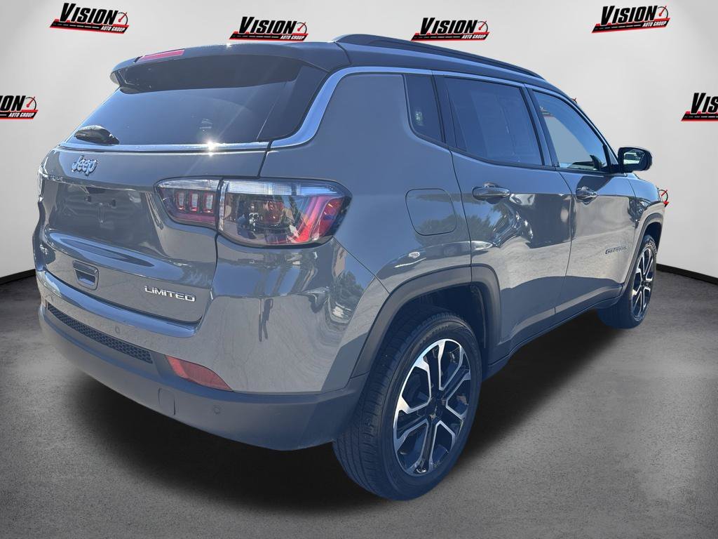 Used 2024 Gray Jeep Limited image 5