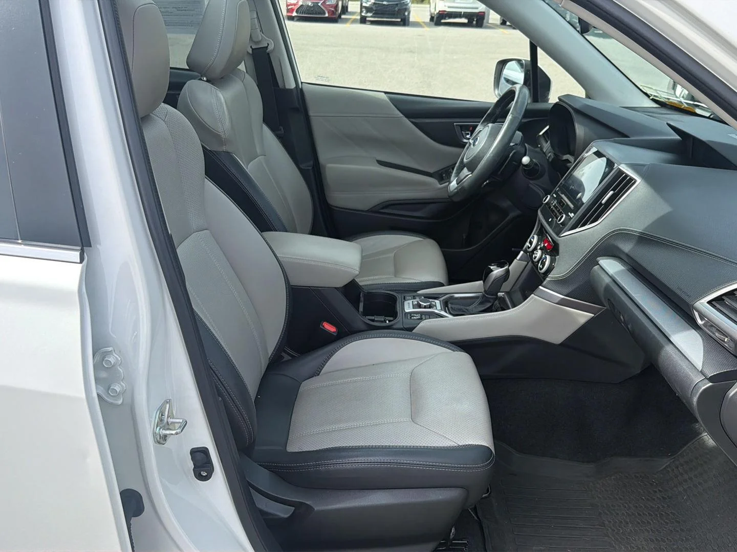 Used 2021 Crystal White Pearl Subaru Limited image 18