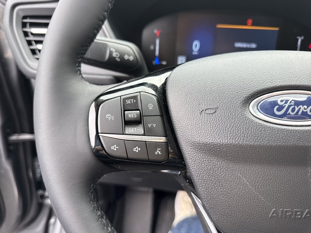 Used 2023 Gray Ford Active image 23