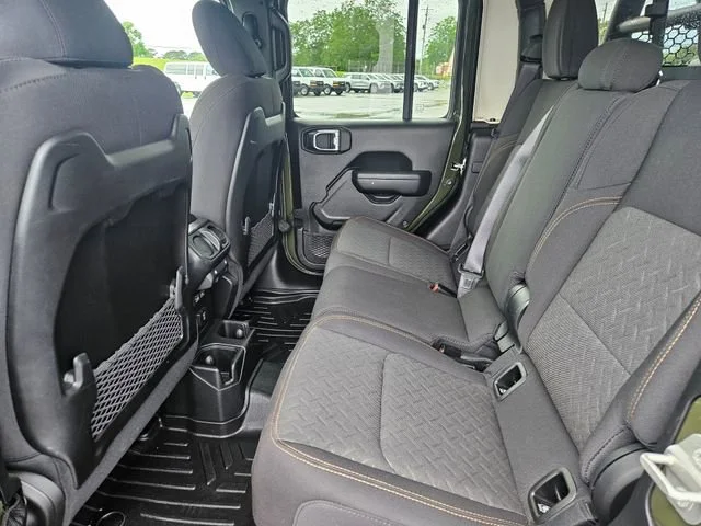 Used 2024 Green Jeep Mojave image 25