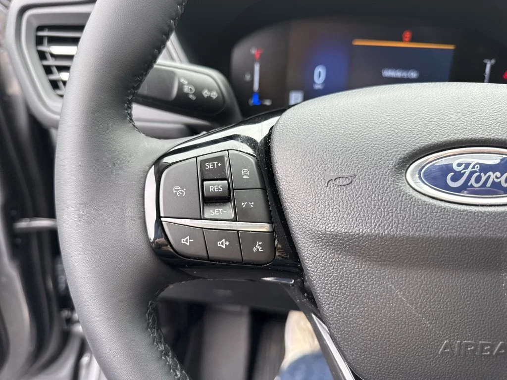 Used 2023 Gray Ford Active image 23
