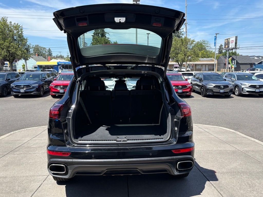 Used 2015 Black Porsche Diesel image 8