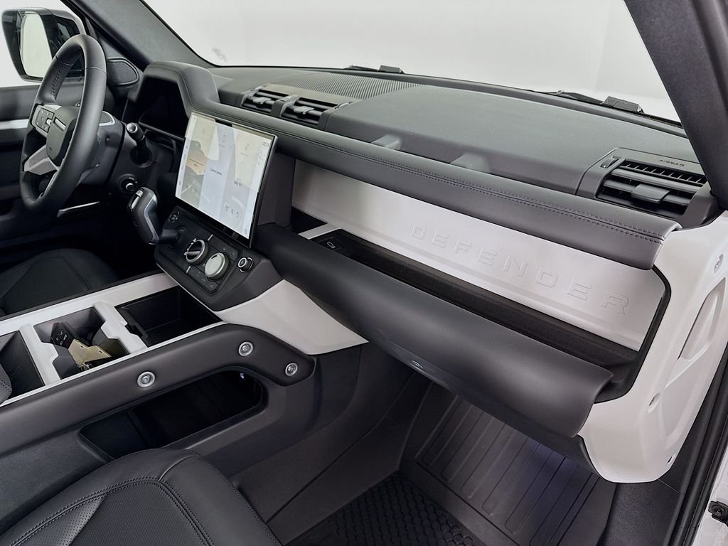 New 2026 Fuji White LAND ROVER X-Dynamic SE image 29