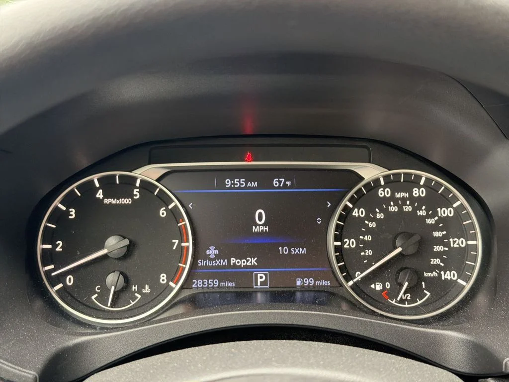 Used 2025 White Nissan 2.5 SV image 12