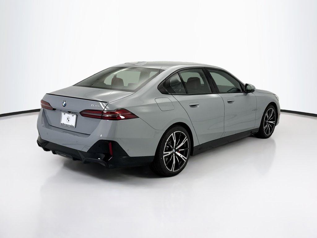 Used 2027 Gray Metallic BMW 530i image 5