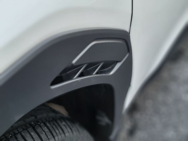 Used 2025 Crystal White Pearl Subaru Touring image 41