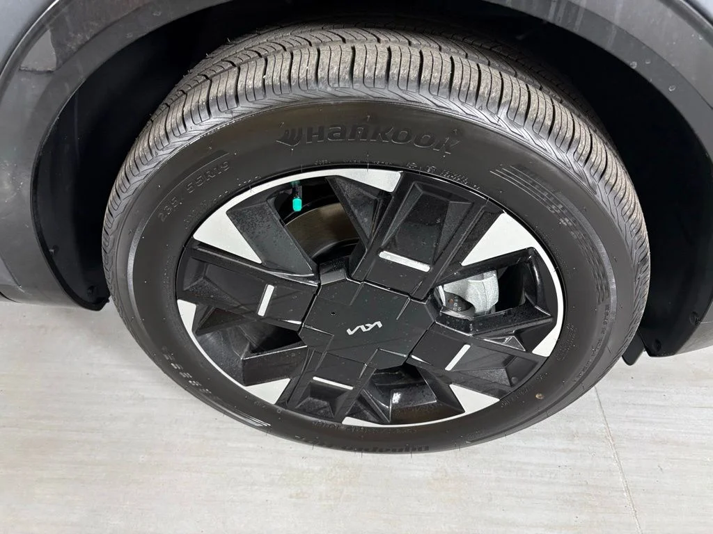 New 2026 Shadow Matte Gray Kia SX Prestige image 10