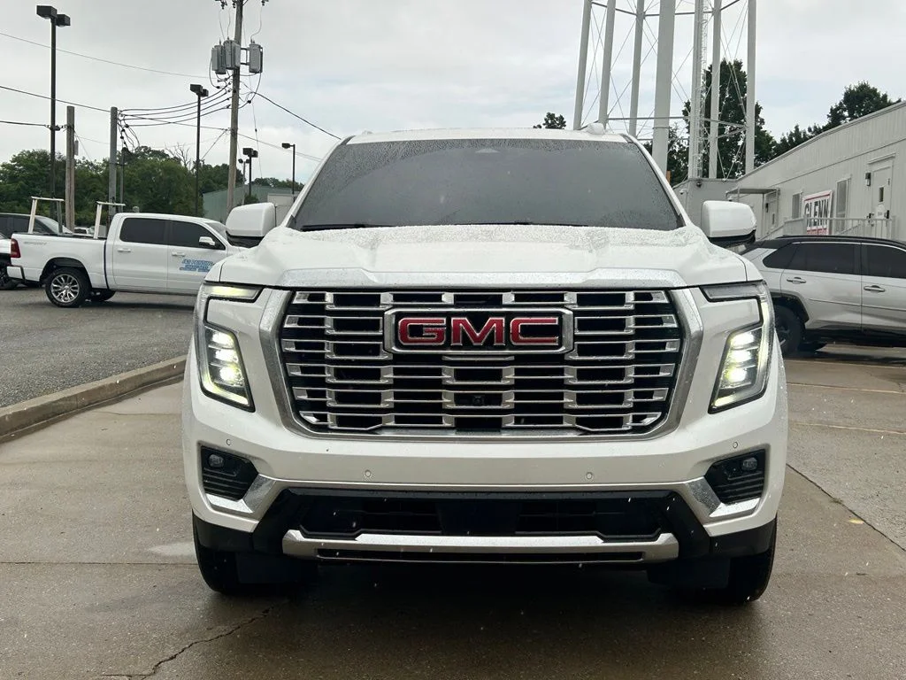 Used 2025 White GMC Denali image 3