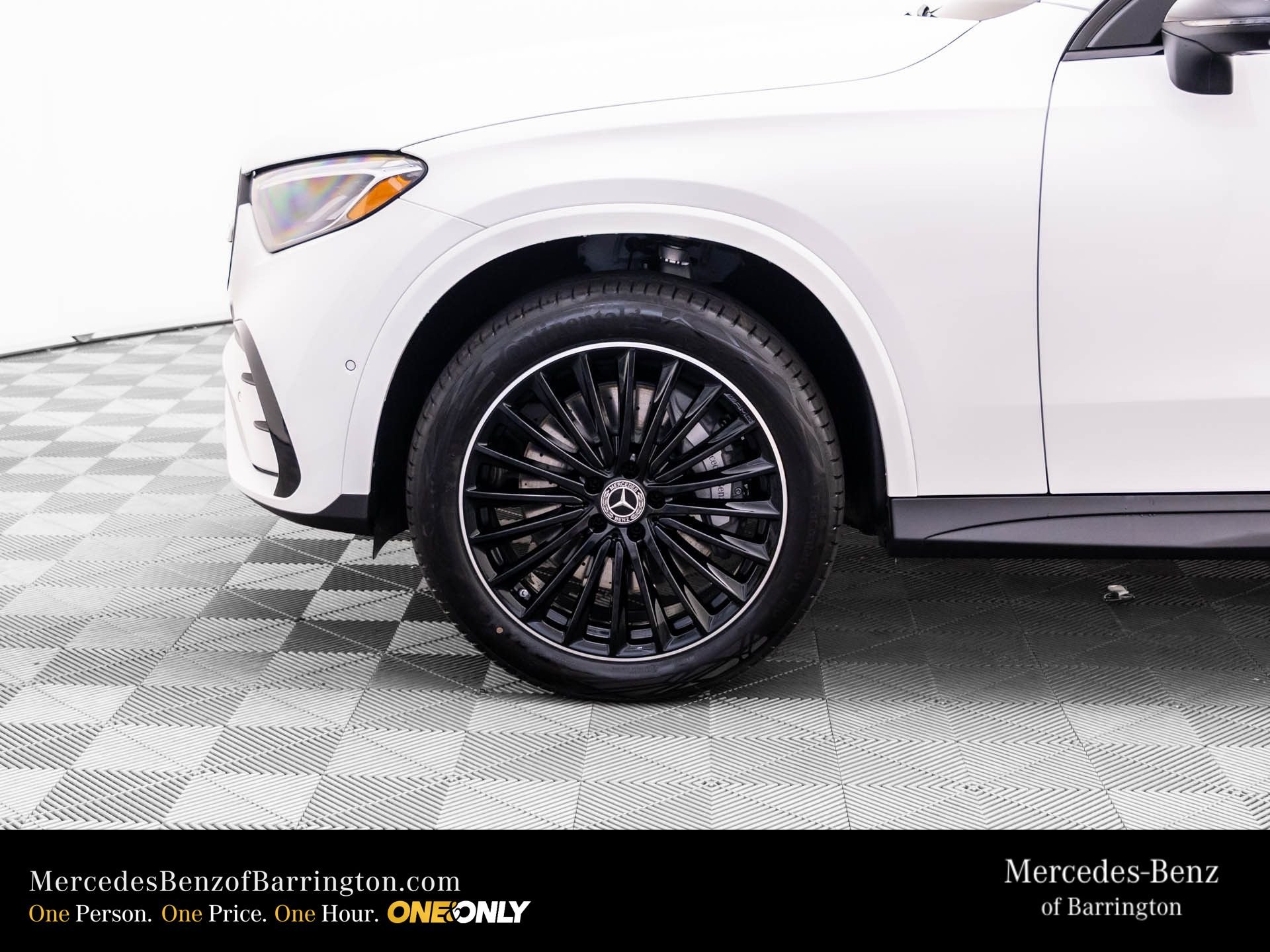 New 2026 Polar White Mercedes-Benz GLC 300 Coupe image 37