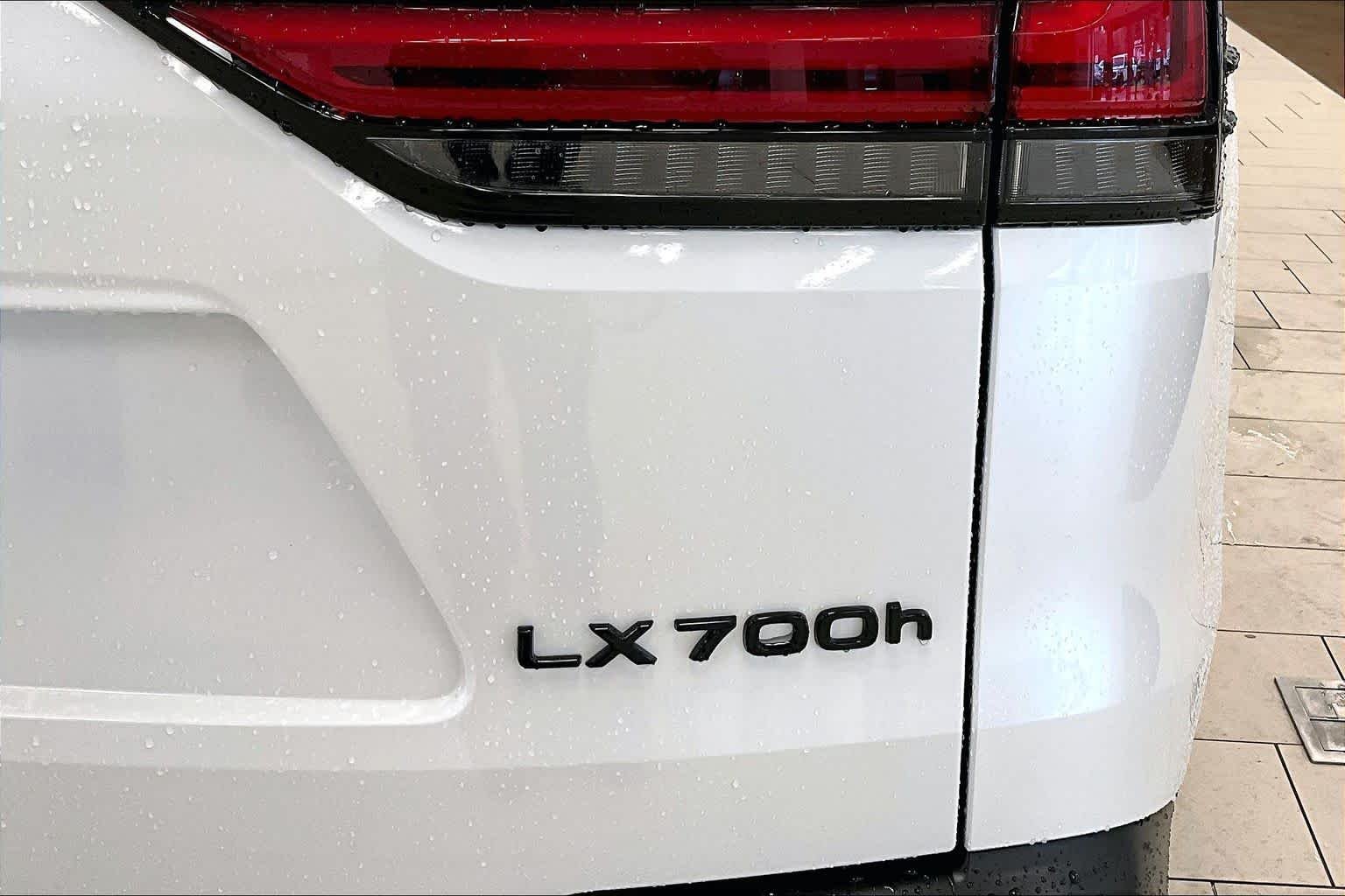 Used 2025 Eminent White Pearl Lexus Luxury image 29