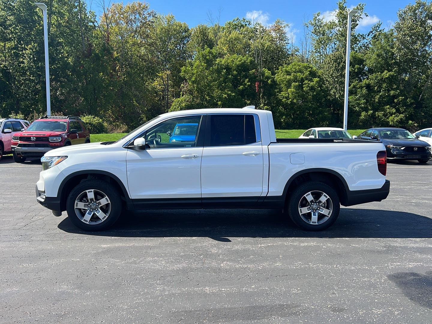 Used 2024 Platinum White Pearl Honda RTL image 19