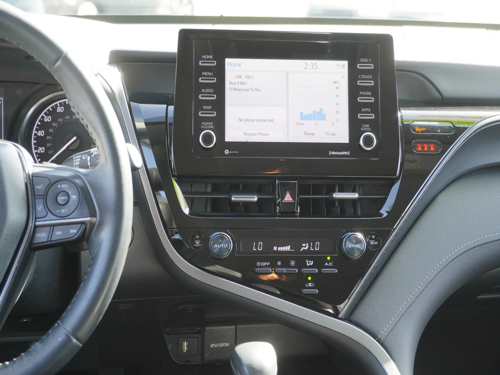 Used 2022 White Toyota SE image 14