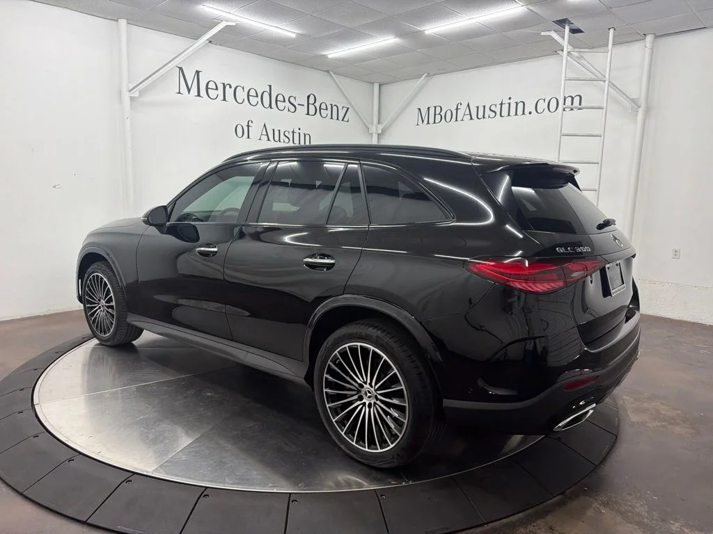 New 2026 Black Mercedes-Benz GLC 300 image 5