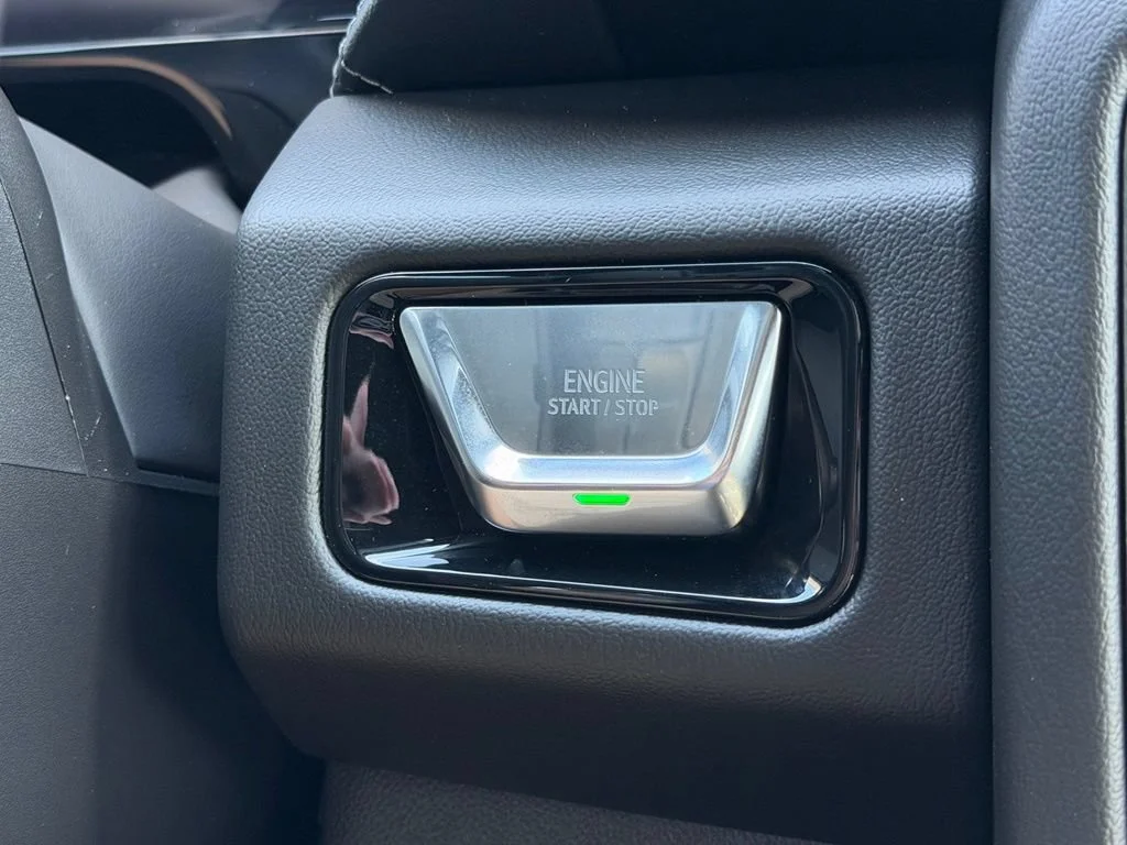 2026 GMC Yukon Denali - Photo 9