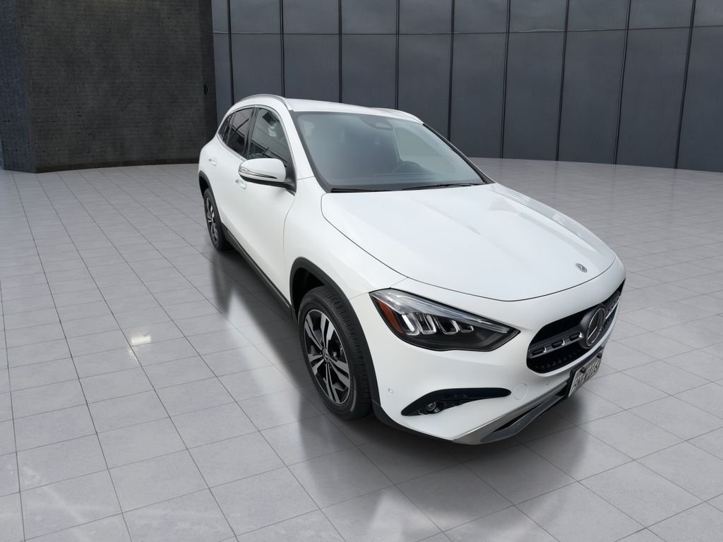 Used 2025  Mercedes-Benz GLA 250 image 2