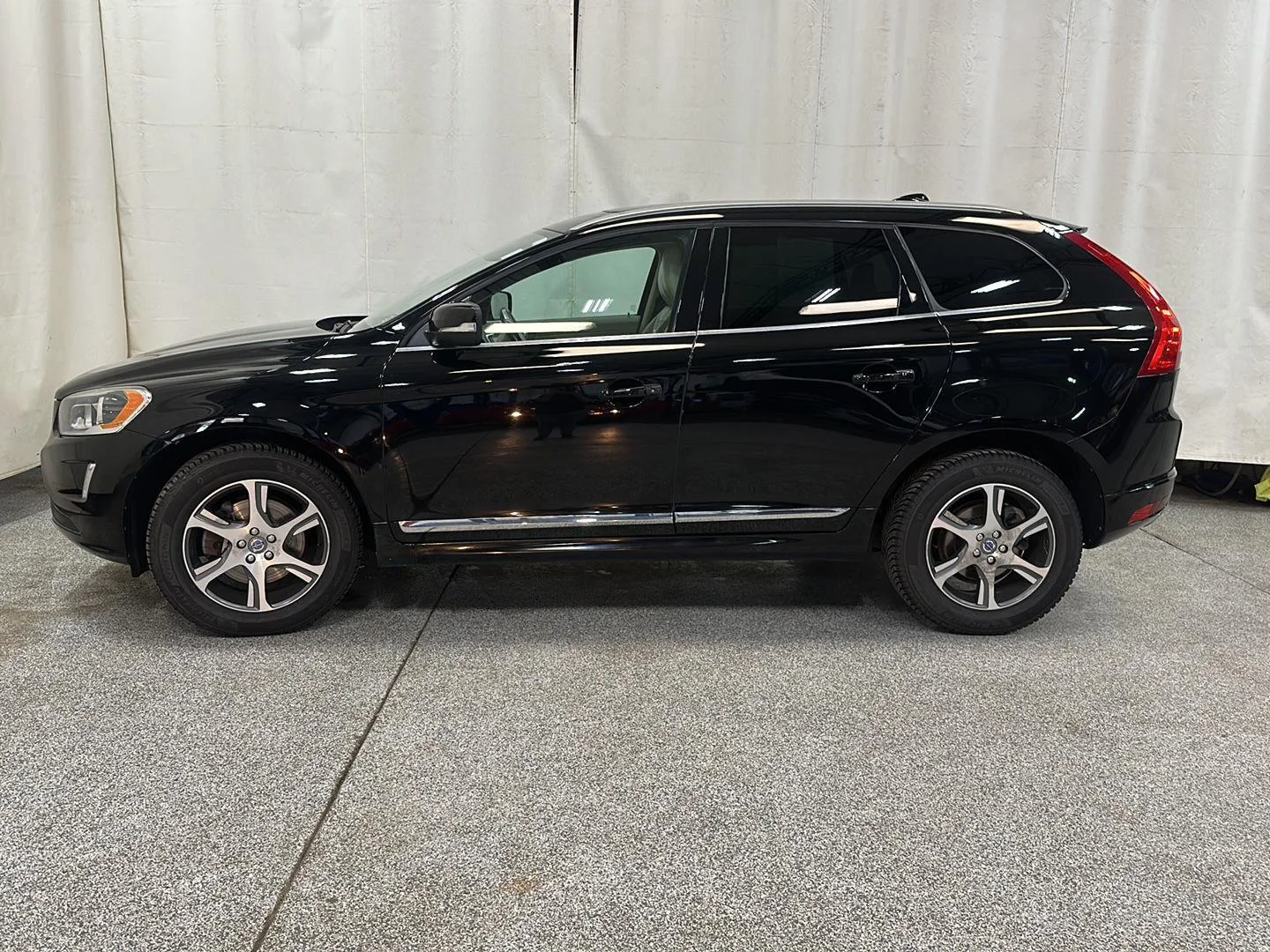 Used 2015 Volvo XC60 T6 with VIN YV4902RK7F2749329 for sale in Waconia, Minnesota