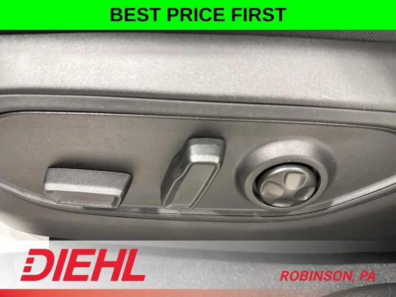 New 2026 Velvet Red Pearl-Coat Exterior Paint Jeep Laredo image 22