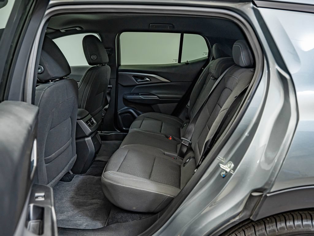 Used 2025 Sterling Gray Metallic Chevrolet LT image 31