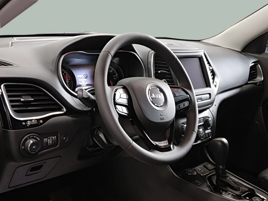 Used 2023 Black Jeep Altitude image 10