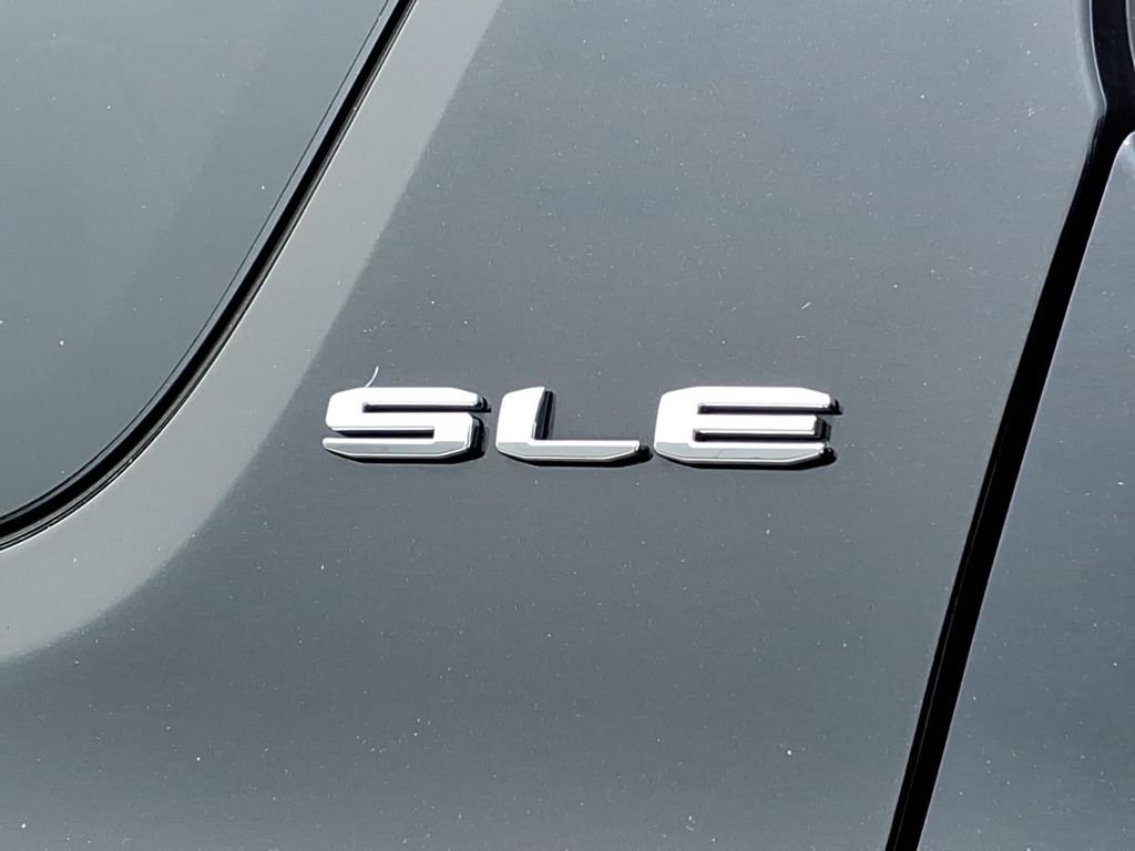 Used 2023 Ebony Twilight Metallic GMC SLE image 8