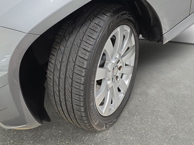 Used 2012 Gray Mercedes-Benz GLK 350 image 28