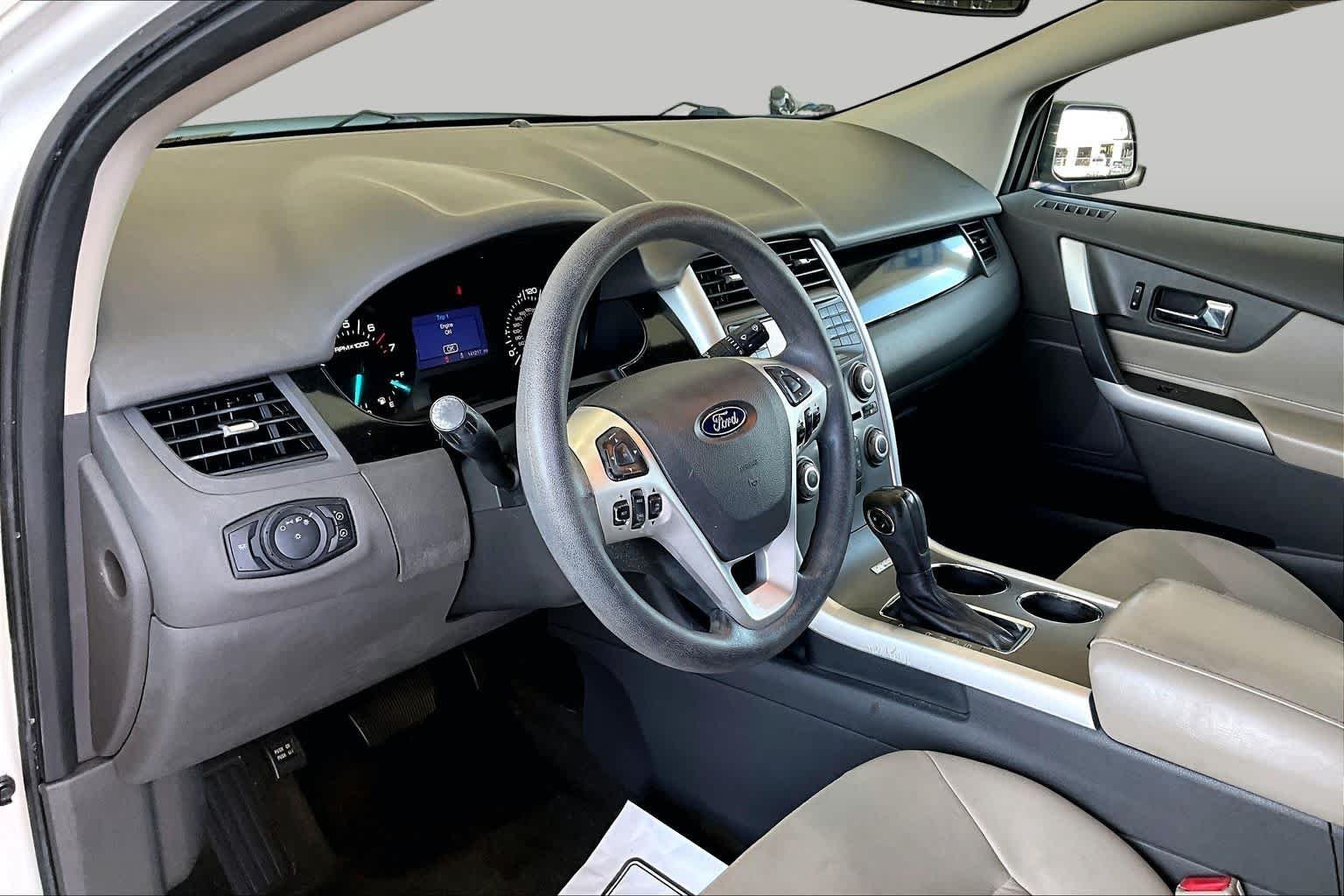 Used 2013 White Suede Ford SE image 16