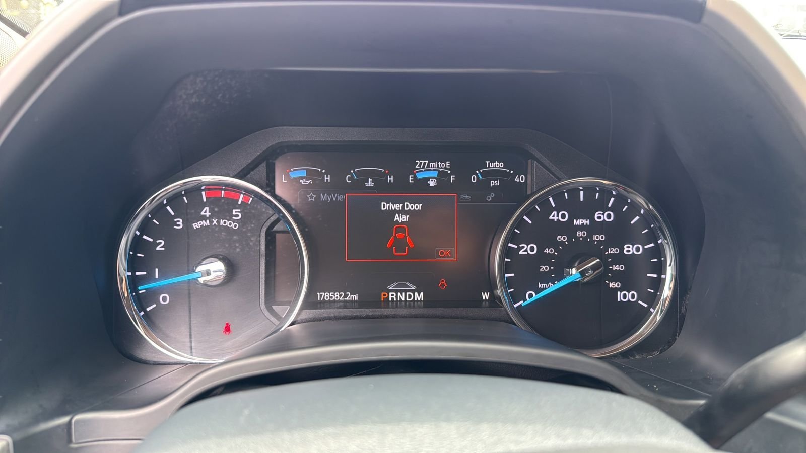 Used 2022 White Ford Lariat image 10