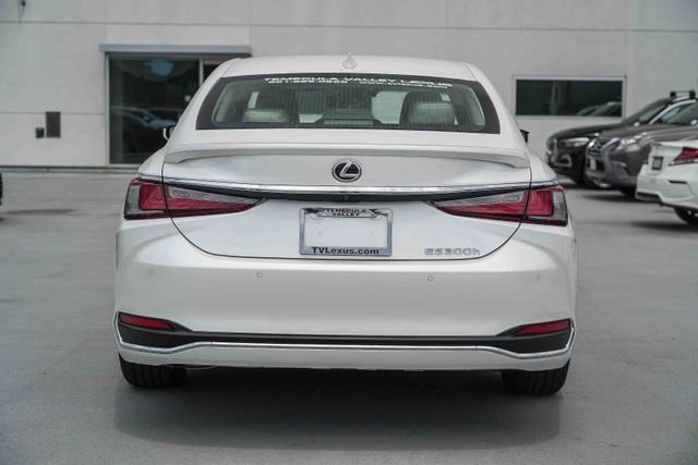 Certified Used 2025 White Lexus 300h image 15