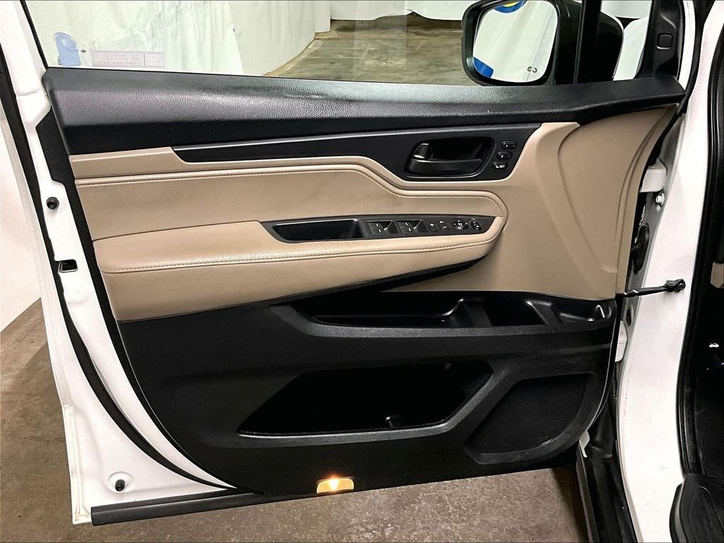 Used 2021 White Honda EX-L image 9
