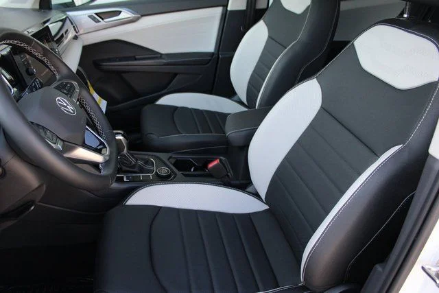 2025 Volkswagen Taos SEL - Photo 18