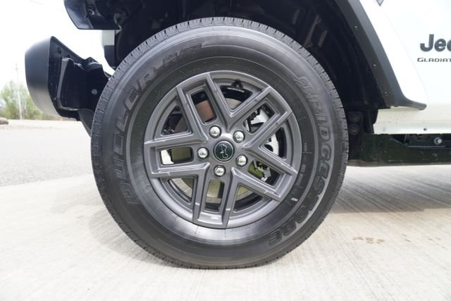 New 2026 Bright White Clearcoat Jeep Sport S image 30